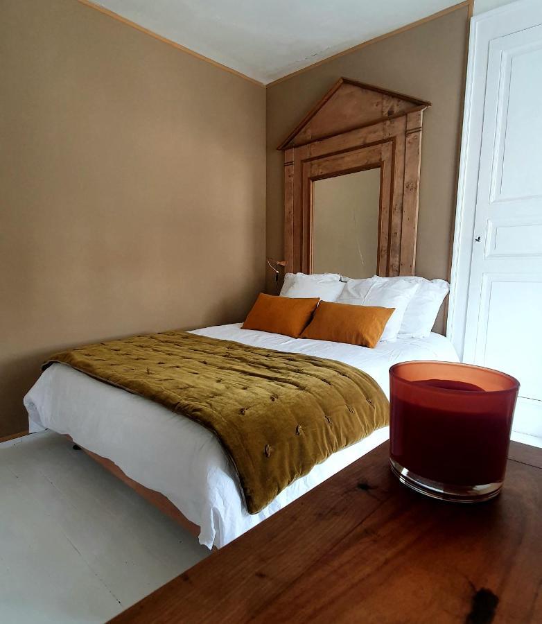 Aux Couleurs De Neuvy Hotel Екстериор снимка
