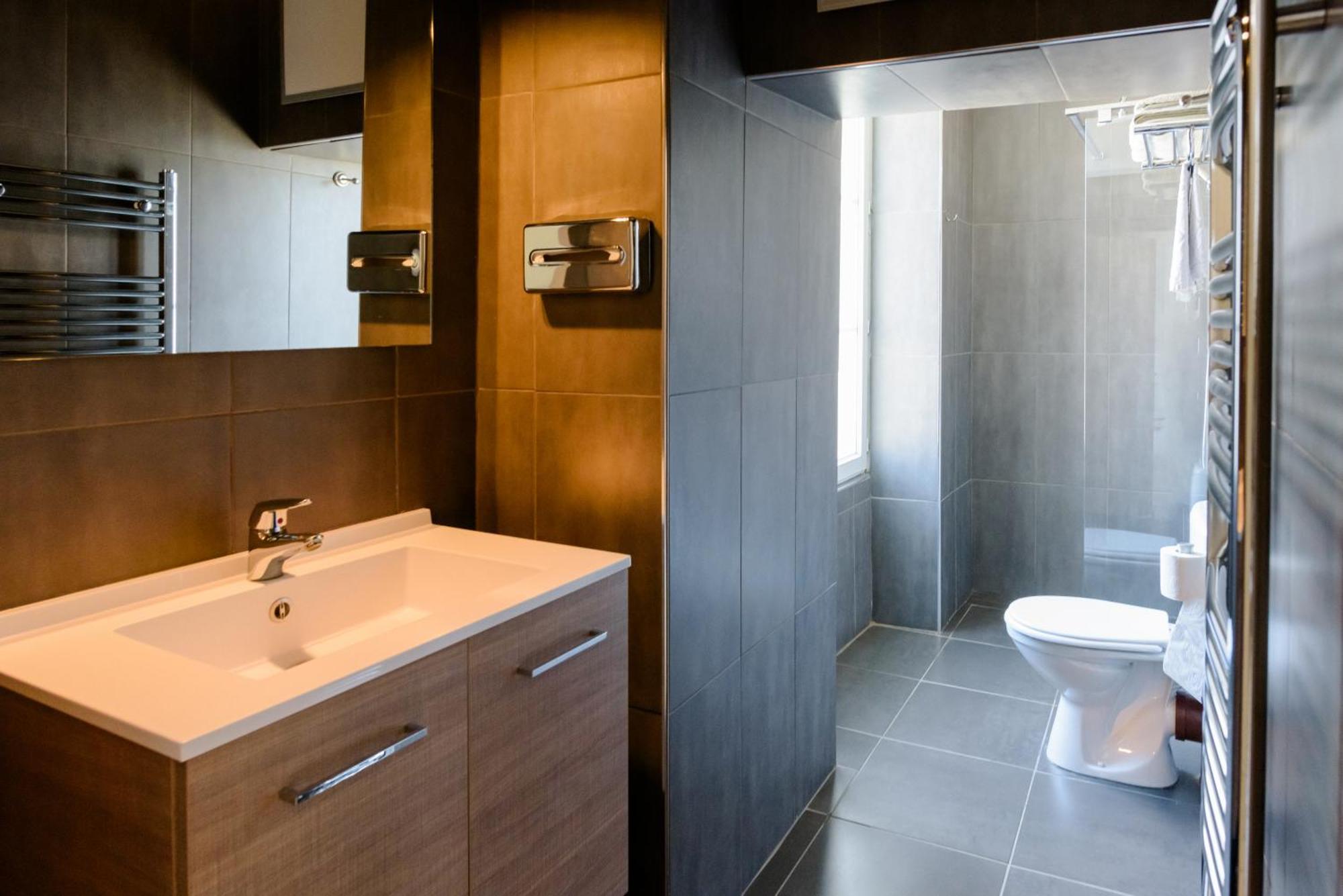 Aux Couleurs De Neuvy Hotel Екстериор снимка