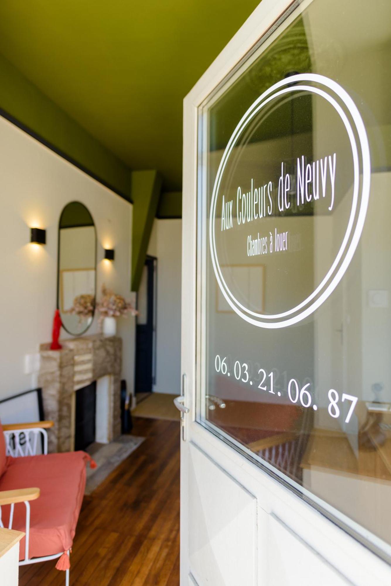 Aux Couleurs De Neuvy Hotel Екстериор снимка
