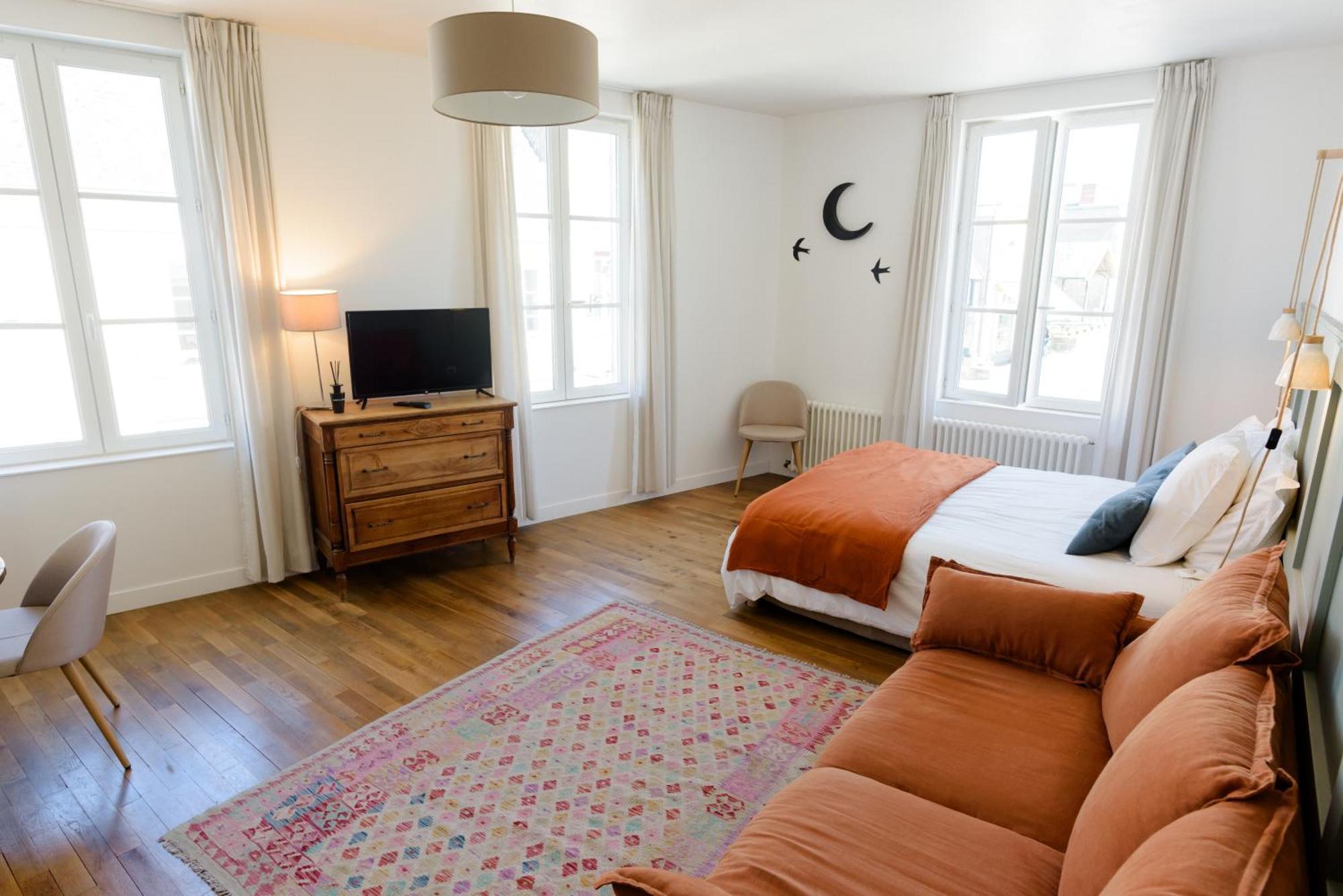 Aux Couleurs De Neuvy Hotel Екстериор снимка