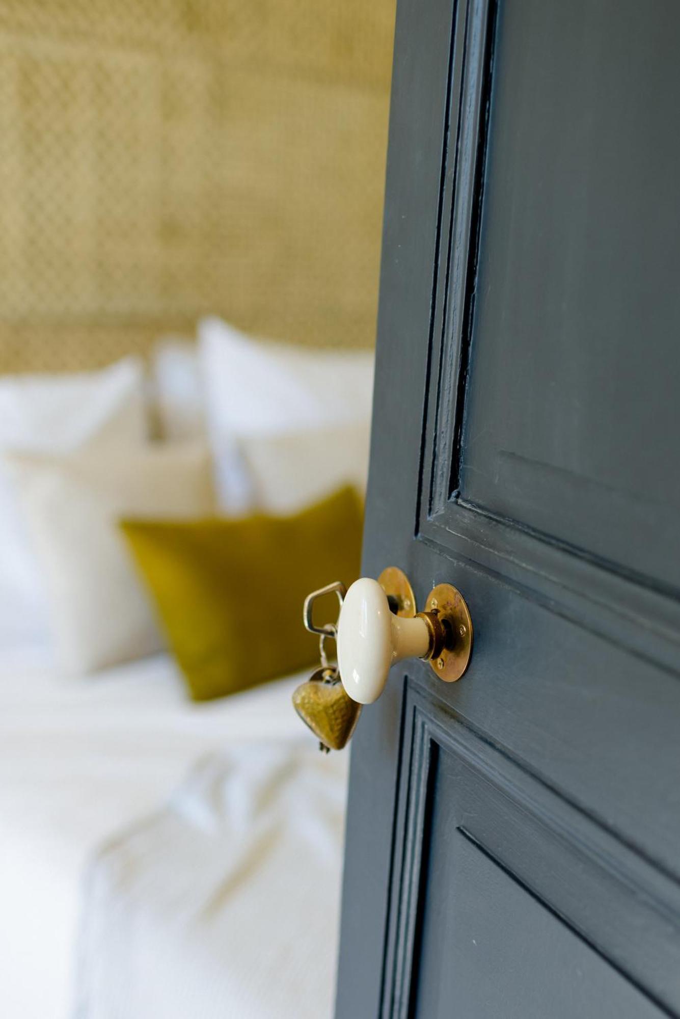 Aux Couleurs De Neuvy Hotel Екстериор снимка